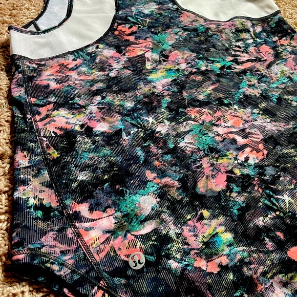 Lululemon Green Floral & Mesh Tank - Picture 4 of 7